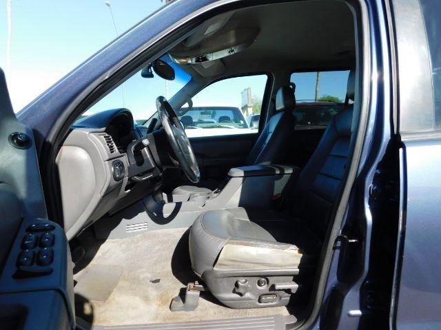 Used 2002 Ford Explorer XLT image 9