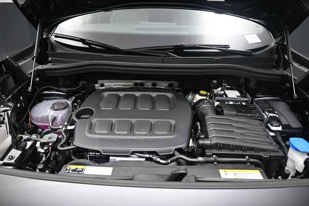 New 2026 Volkswagen Tiguan SE R-Line FWD image 34