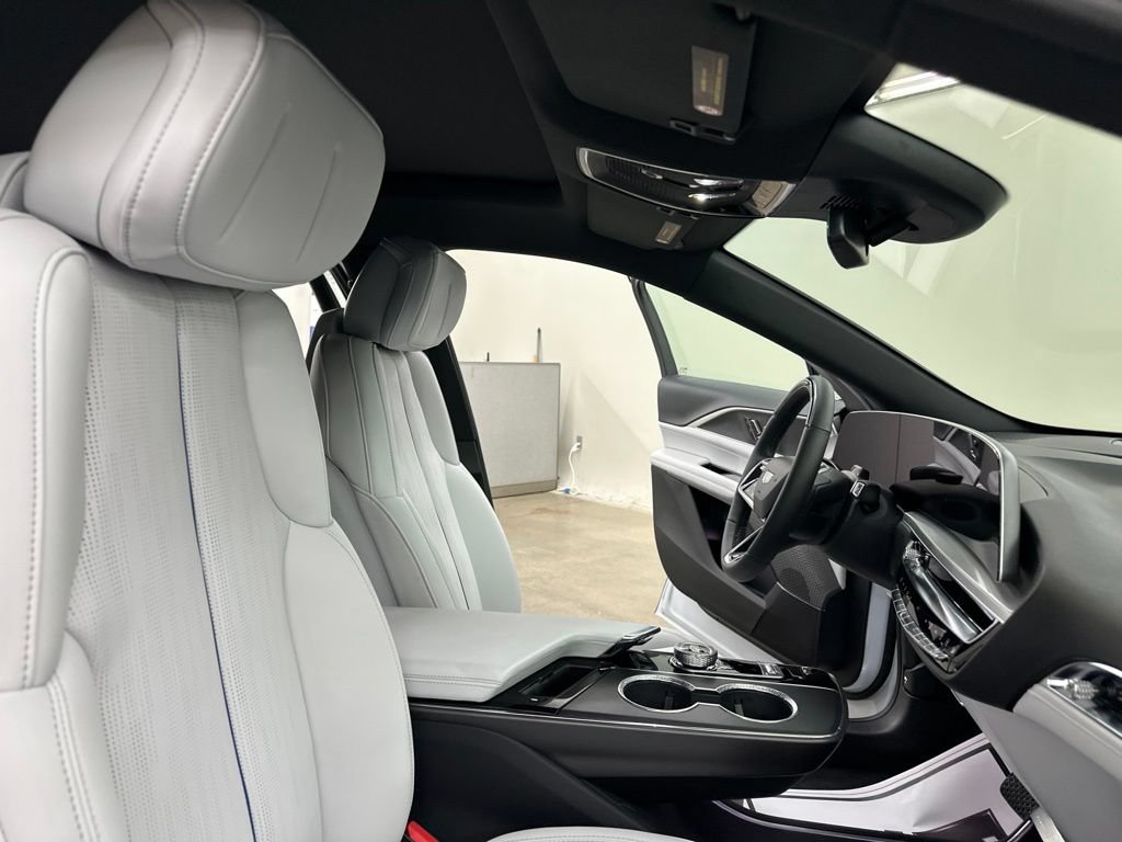 New 2026 Cadillac Lyriq Luxury AWD/4WD image 20