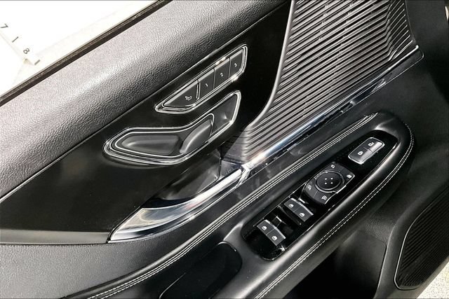 Used 2022 Lincoln Corsair AWD w/ Elements Package image 44