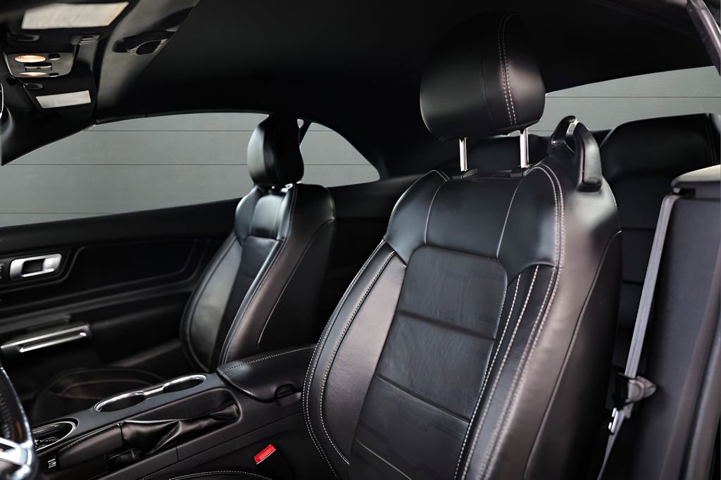 Used 2022 Ford Mustang GT Premium w/ GT Performance Package image 2