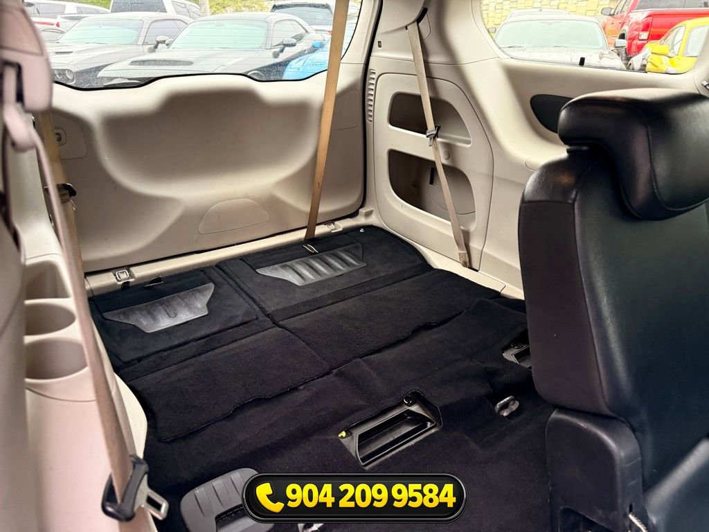 Used 2019 Chrysler Pacifica Touring-L image 31