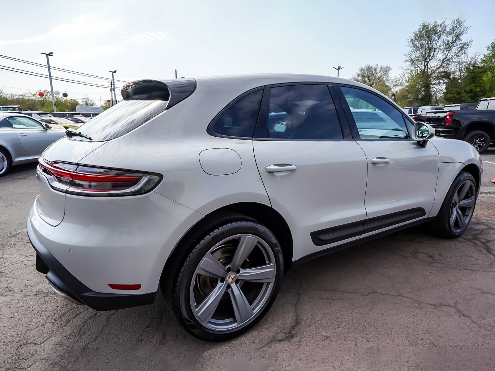Used 2022 Porsche Macan AWD/4WD image 6
