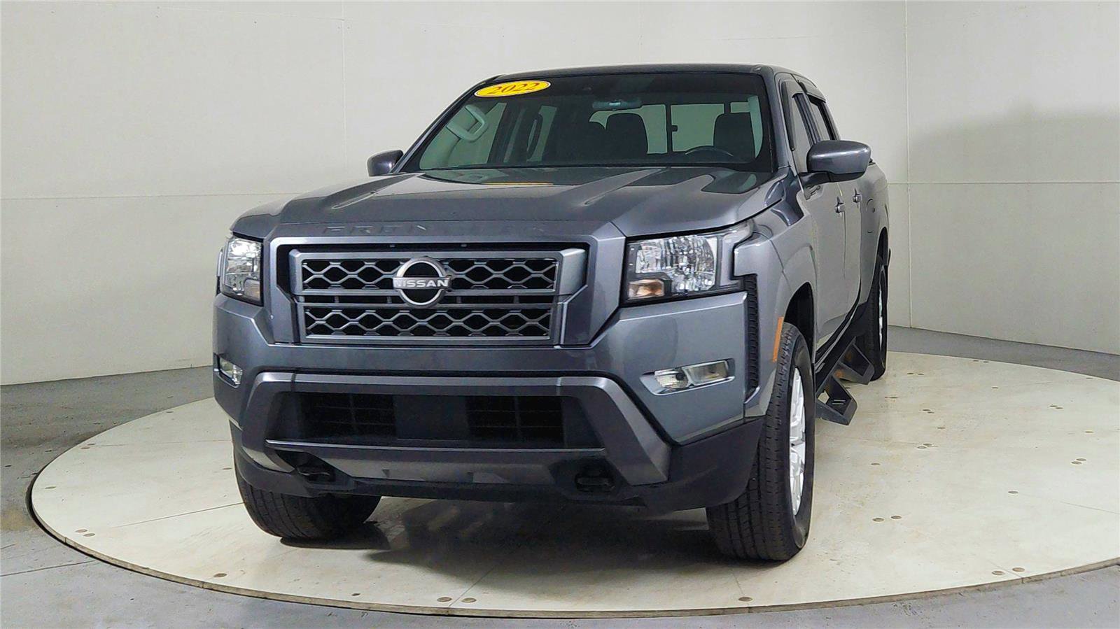 Used 2022 Nissan Frontier SV w/ Technology Package image 2