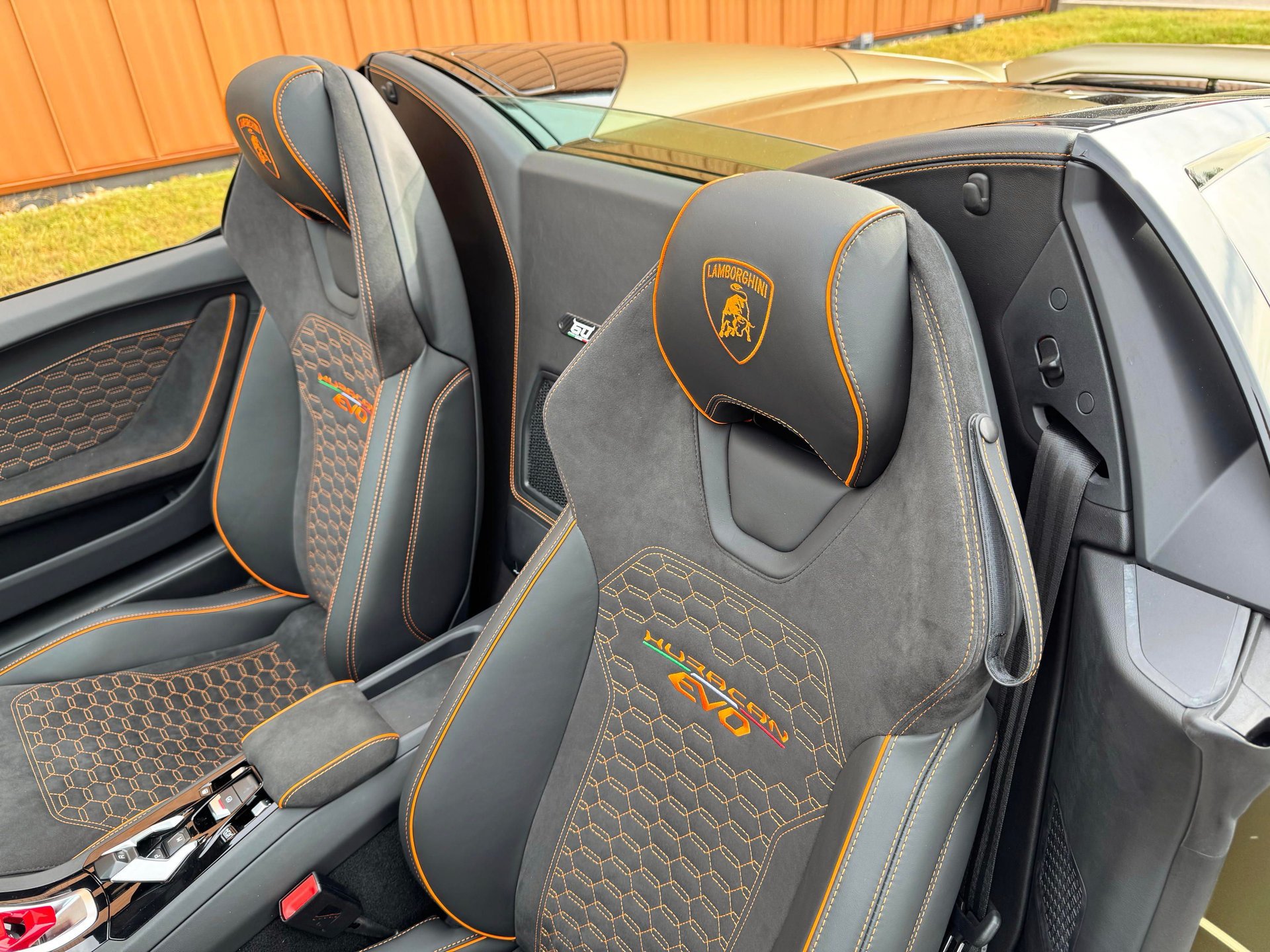 Used 2023 Lamborghini Huracan EVO RWD image 34