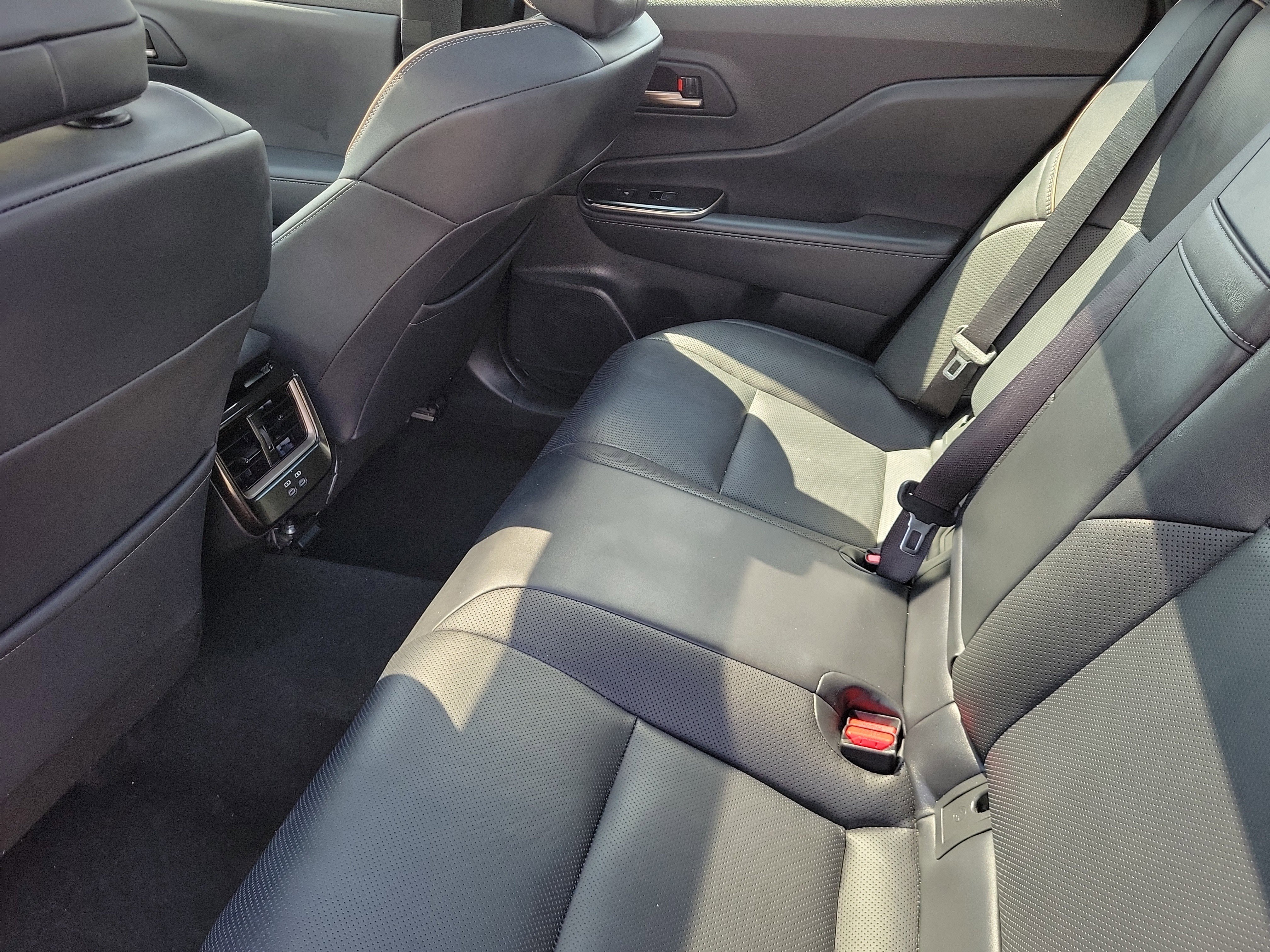 Used 2024 Toyota Crown Limited image 17