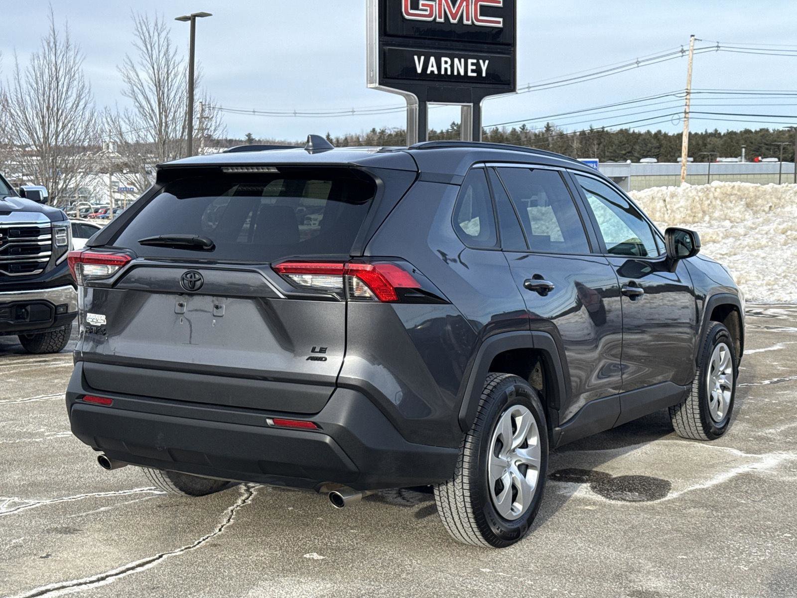 Used 2021 Toyota RAV4 LE image 6