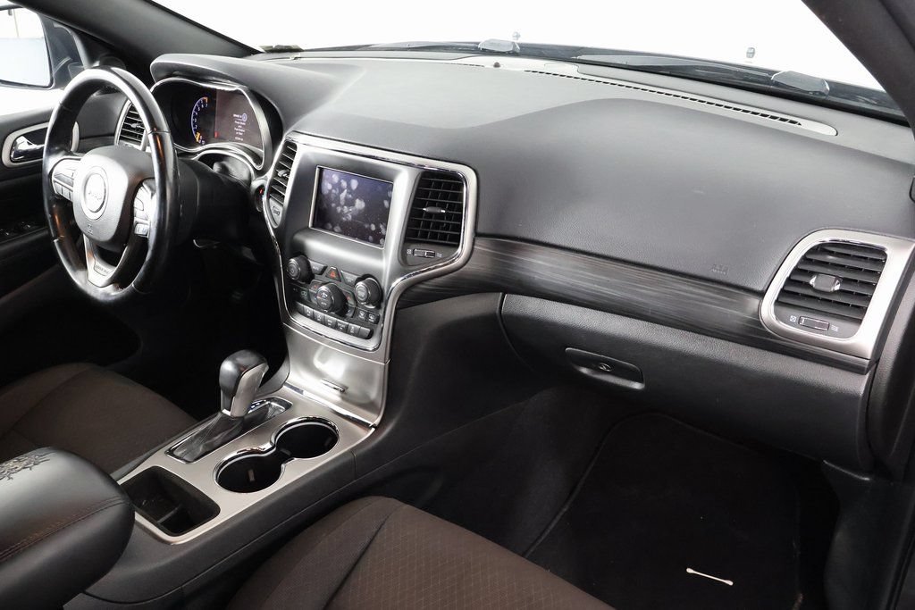 Used 2021 Jeep Grand Cherokee Laredo RWD image 8