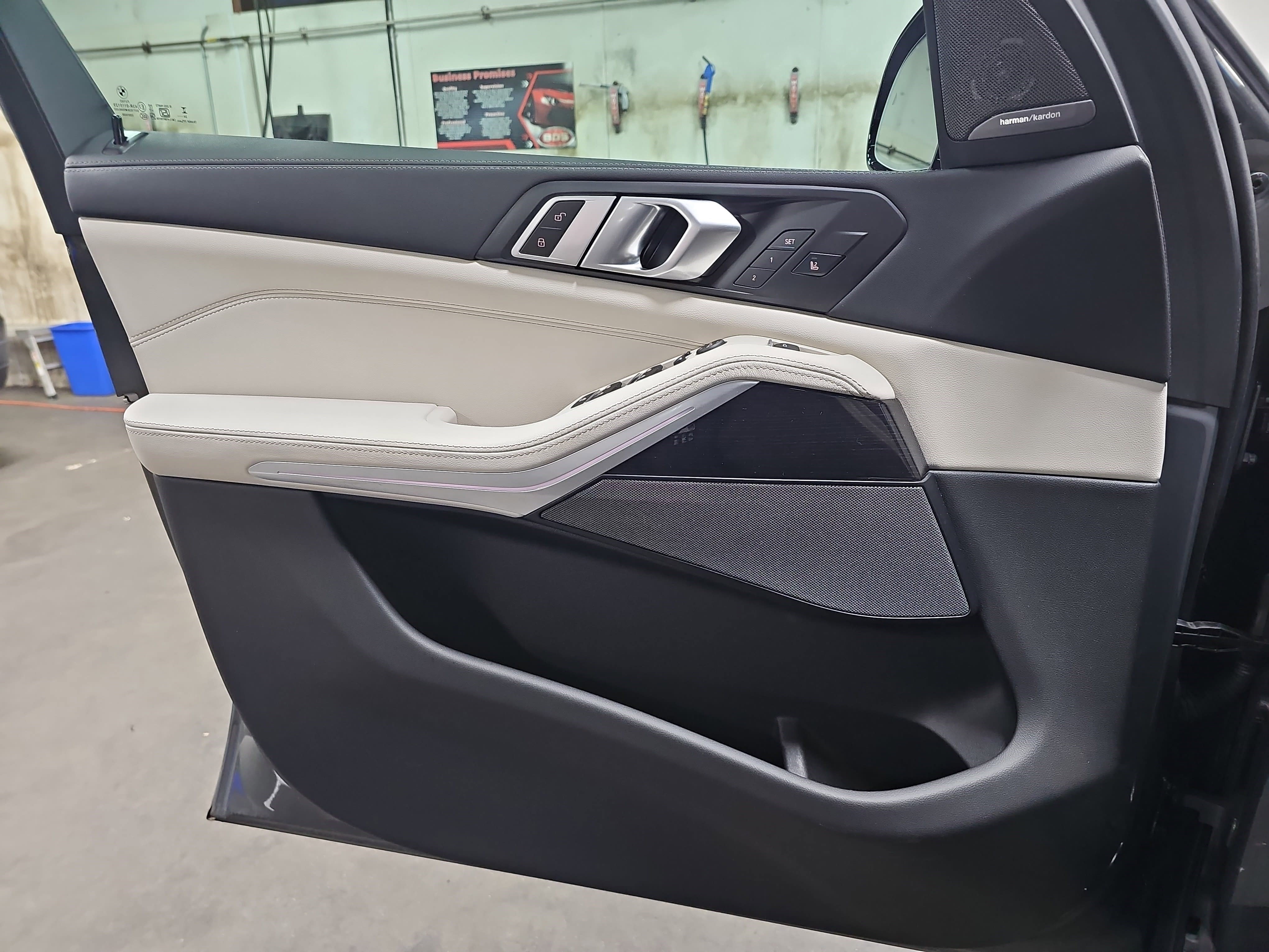 Used 2025 BMW X5 xDrive40i w/ M Sport Package image 28