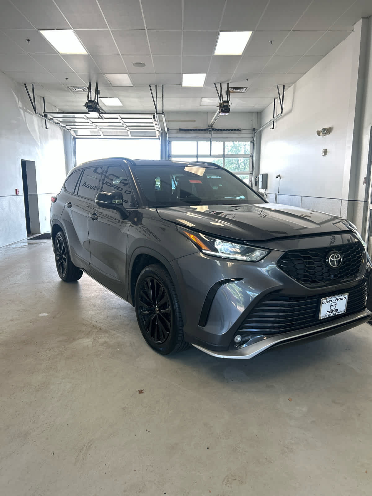 Used 2023 Toyota Highlander XSE AWD/4WD image 8