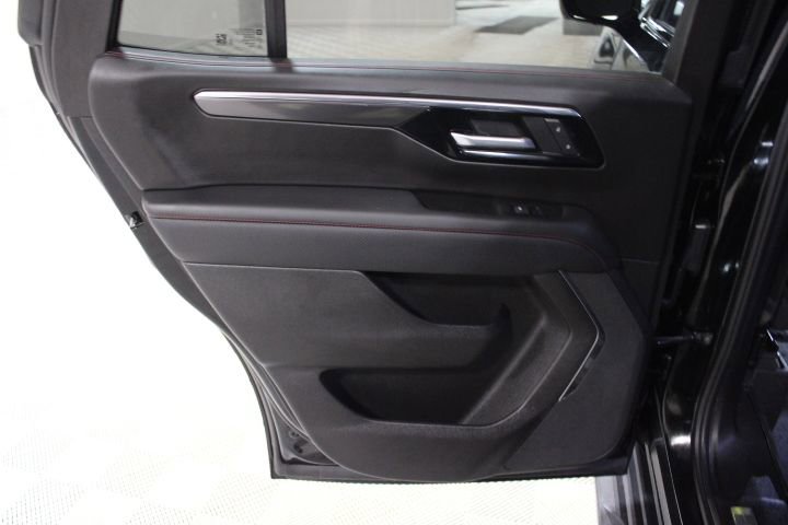 Used 2025 Chevrolet Tahoe RST AWD/4WD image 21