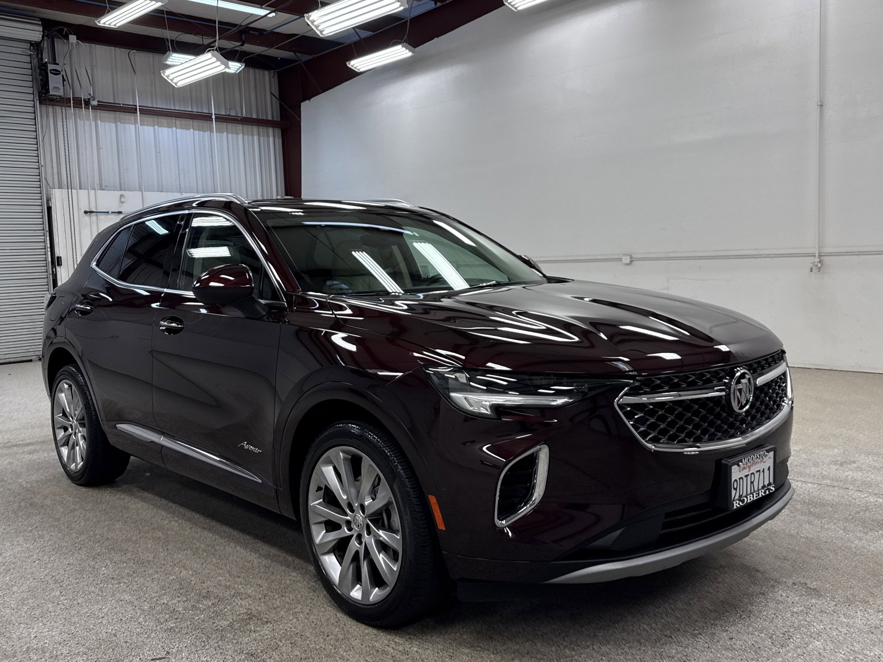 Used 2023 Buick Envision Avenir image 25