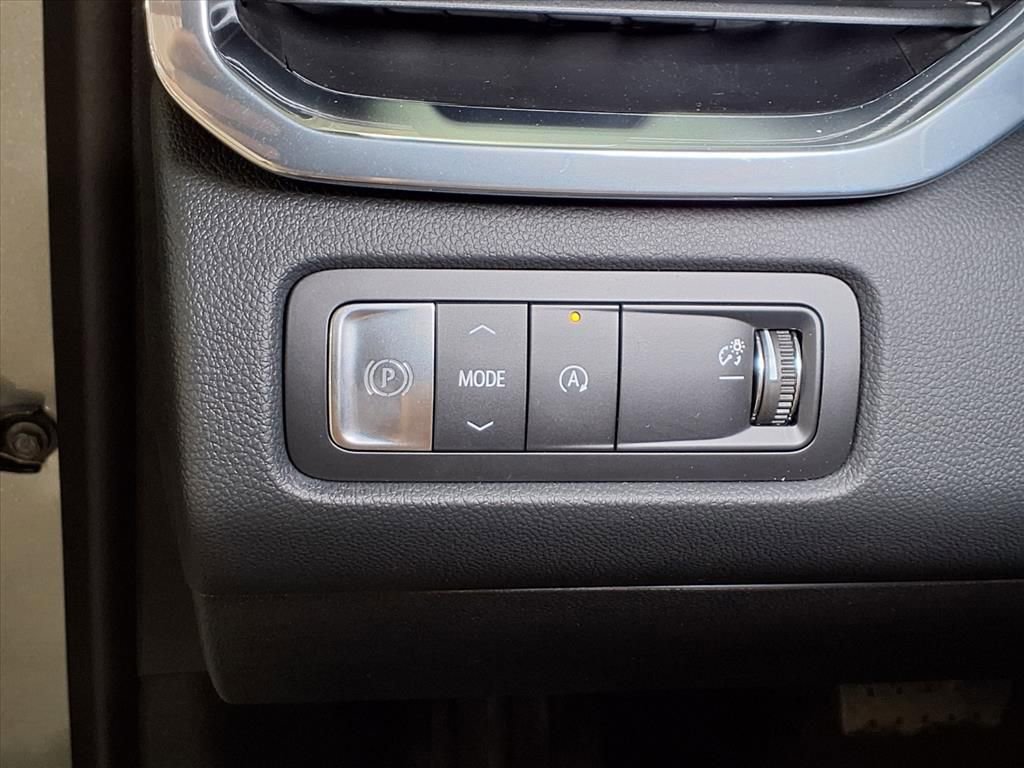 Used 2026 GMC Acadia Elevation image 17