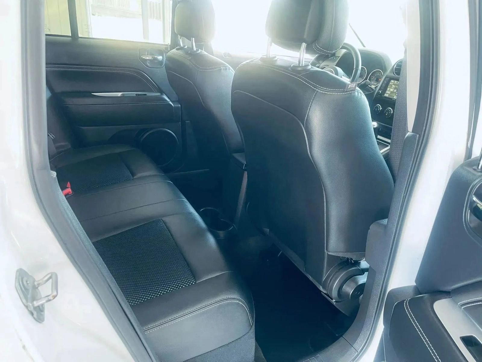 Used 2016 Jeep Compass Latitude AWD/4WD image 23