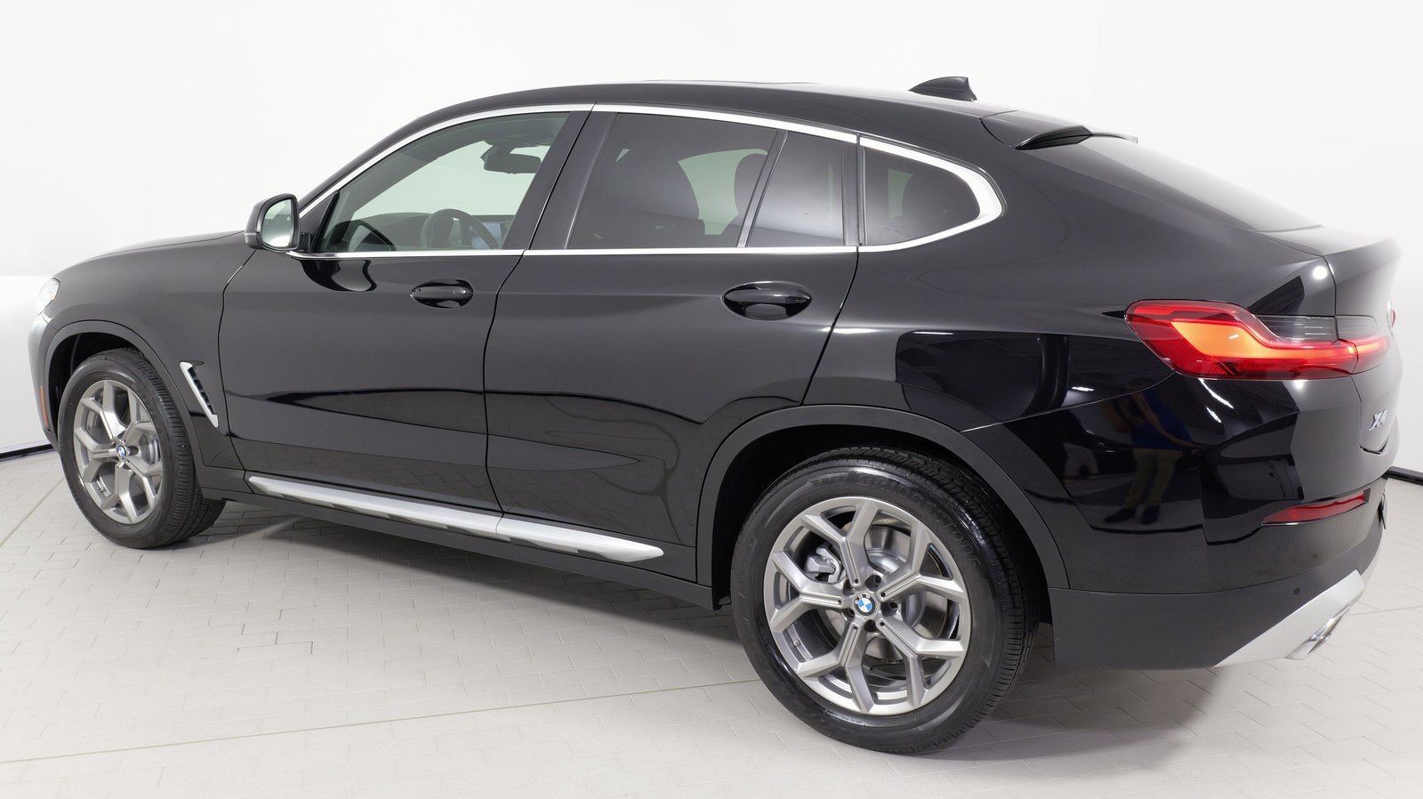Used 2022 BMW X4 xDrive30i w/ Convenience Package image 27