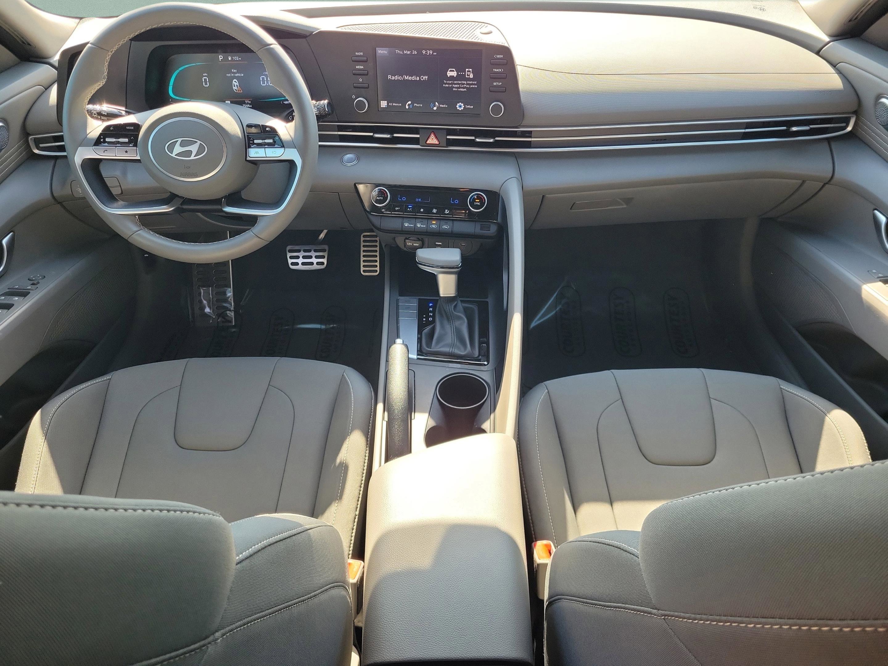 Certified 2025 Hyundai Elantra Sport image 12