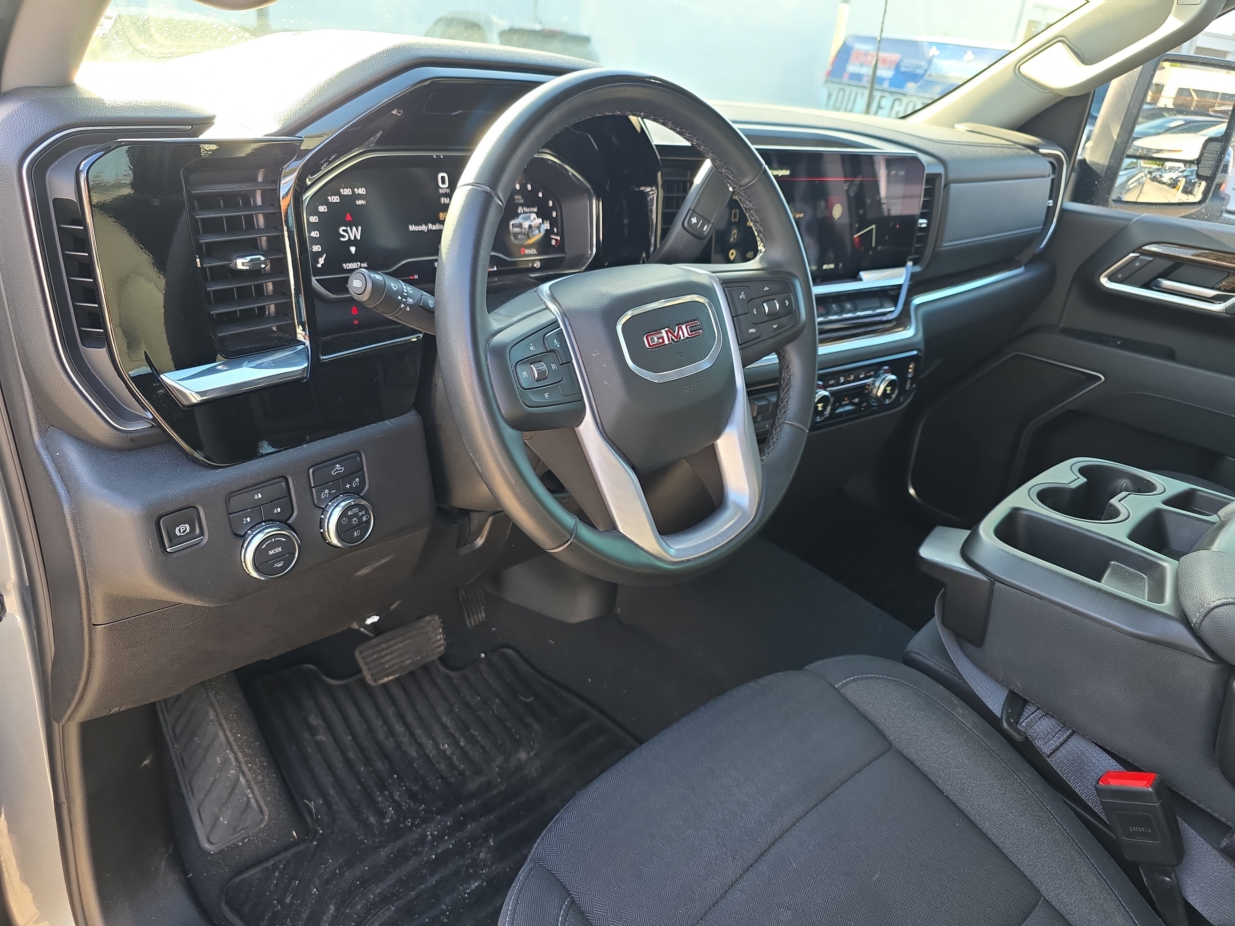 Used 2025 GMC Sierra 2500 SLE w/ SLE Convenience Package image 23