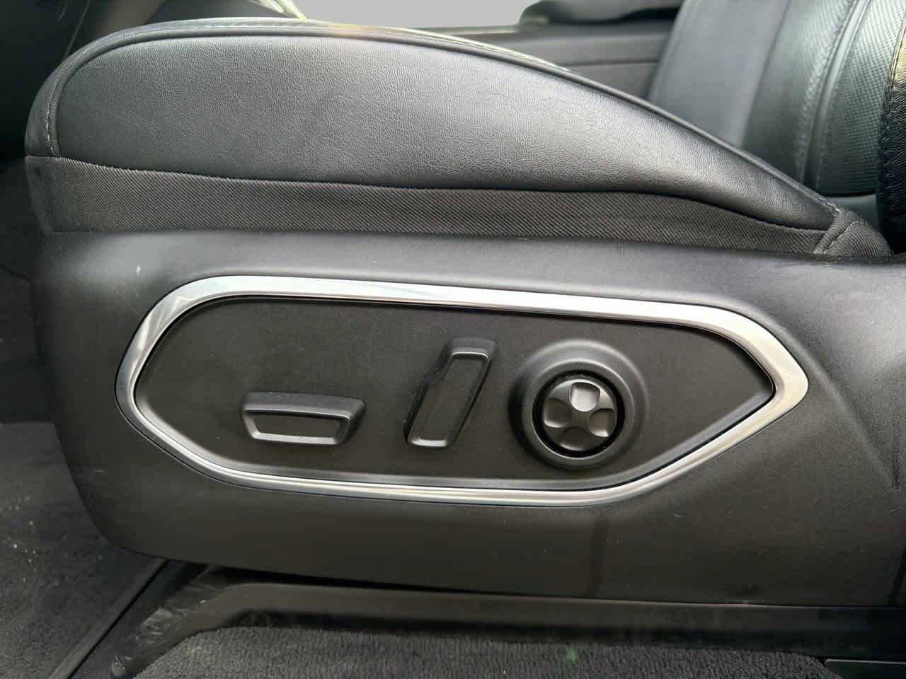 Used 2024 Jeep Wagoneer Series II w/ Flexible Seating Group image 19