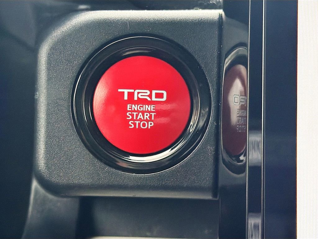 Used 2024 Toyota Tacoma TRD Off-Road image 32