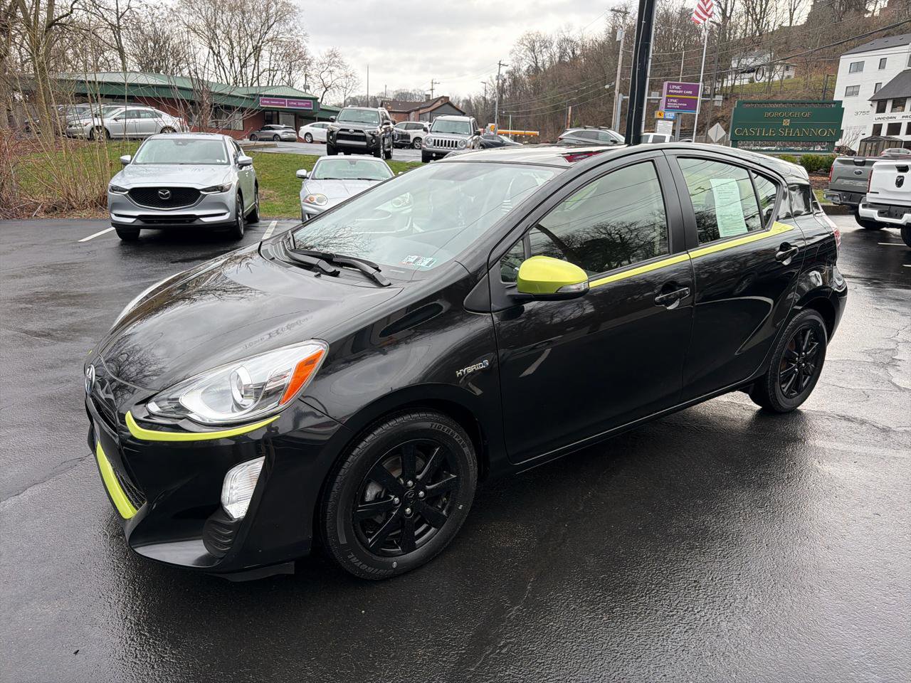 Used 2016 Toyota Prius C Persona Series image 1