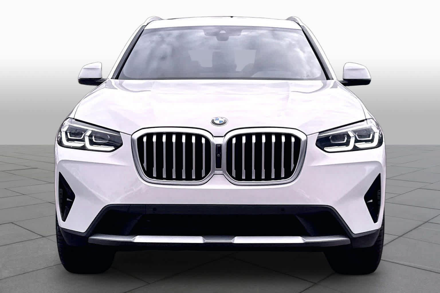 Used 2023 BMW X3 xDrive30i w/ Premium Package AWD/4WD image 3