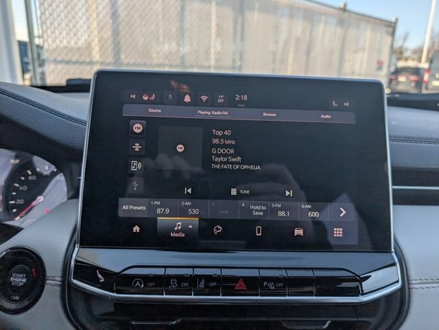 Used 2024 Jeep Compass Limited image 15