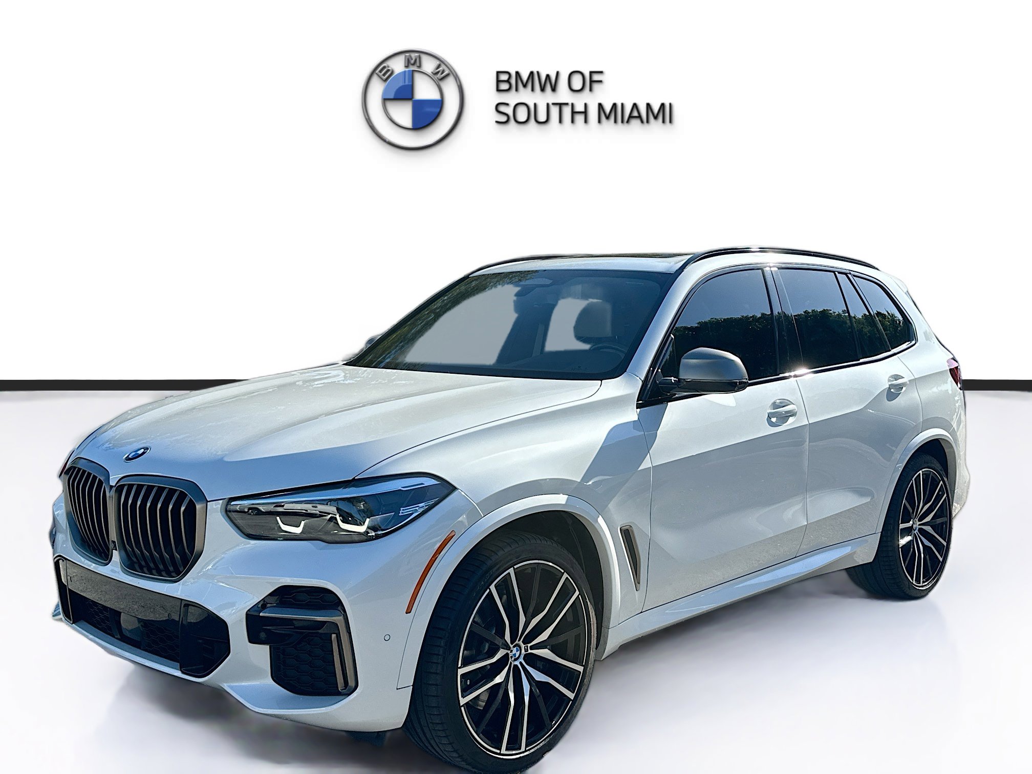 Used 2022 BMW X5 M50i image 3