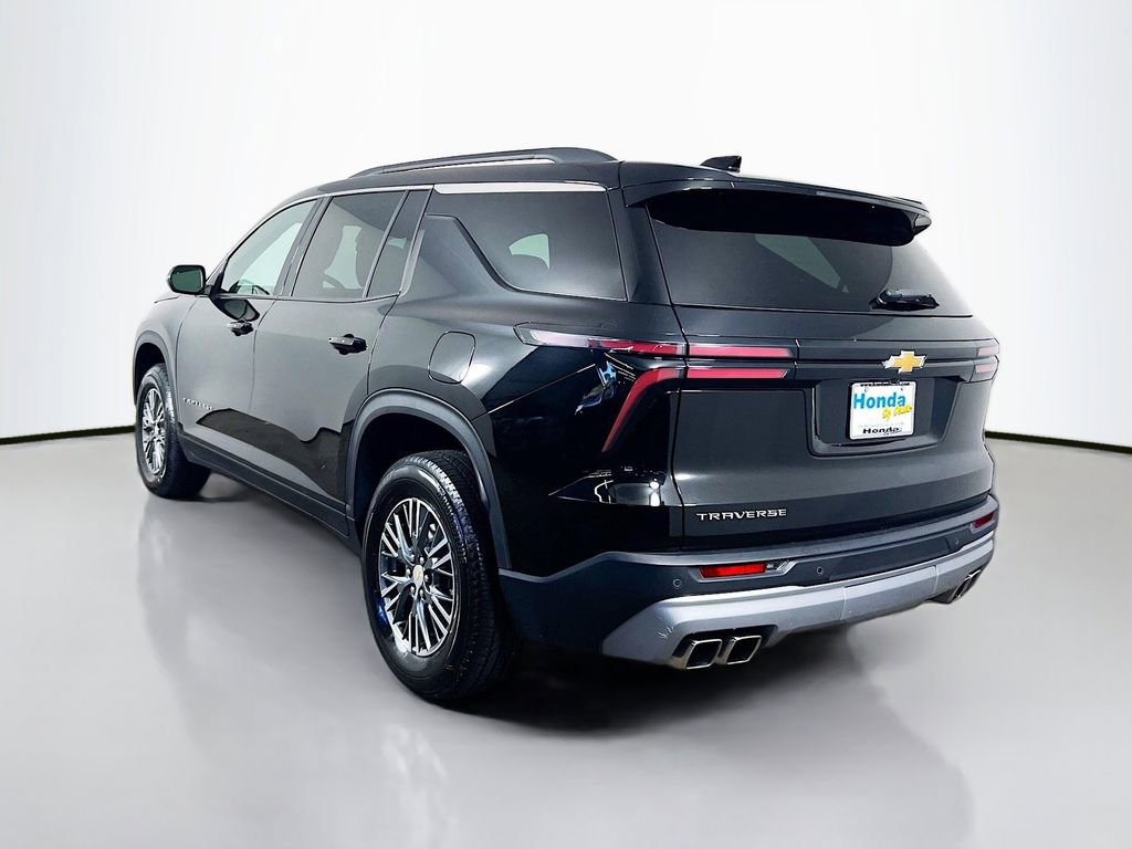 Used 2025 Chevrolet Traverse LT FWD image 7