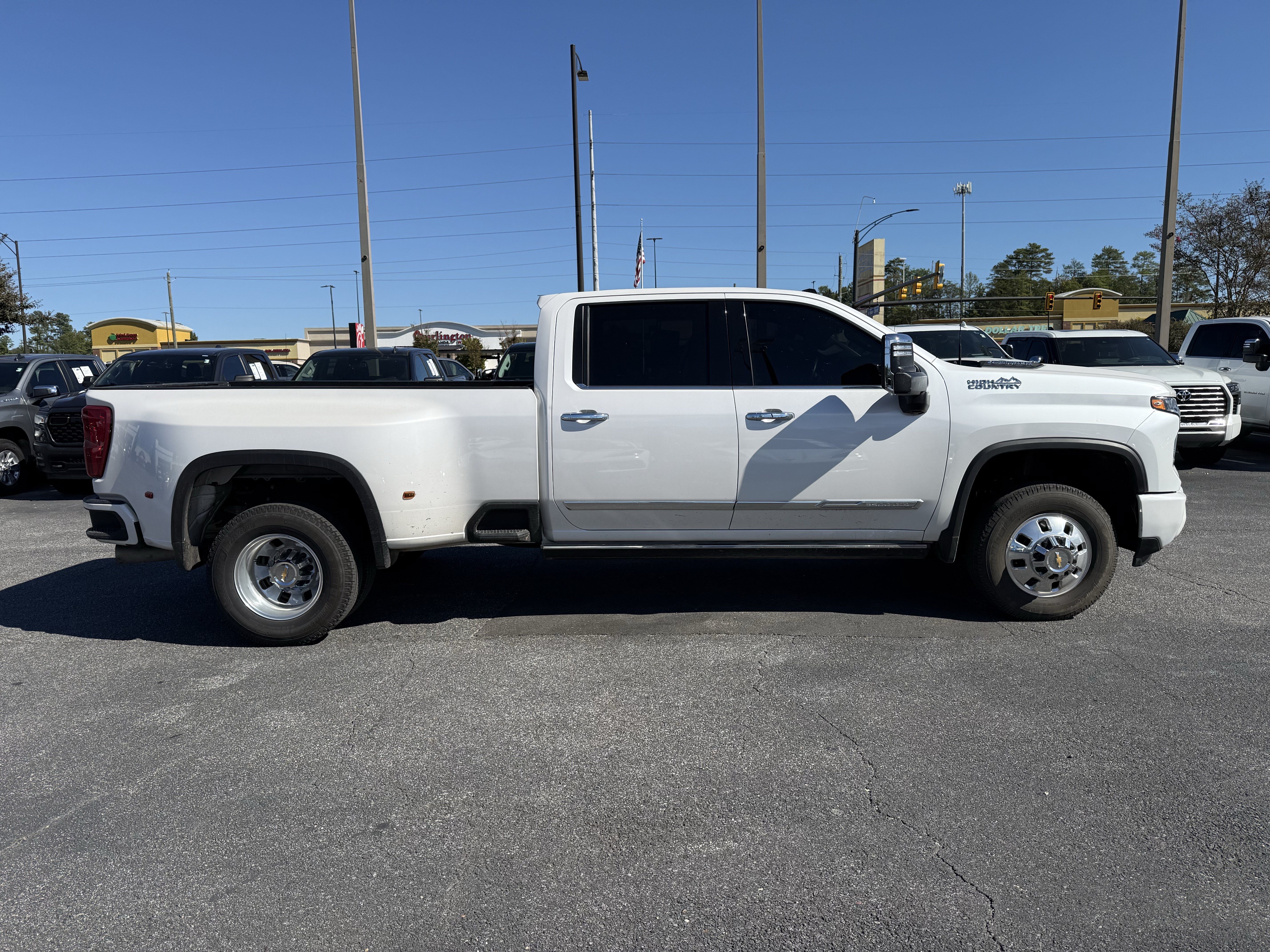 Used 2025 Chevrolet Silverado 3500 High Country w/ High Country Premium Package AWD/4WD image 12