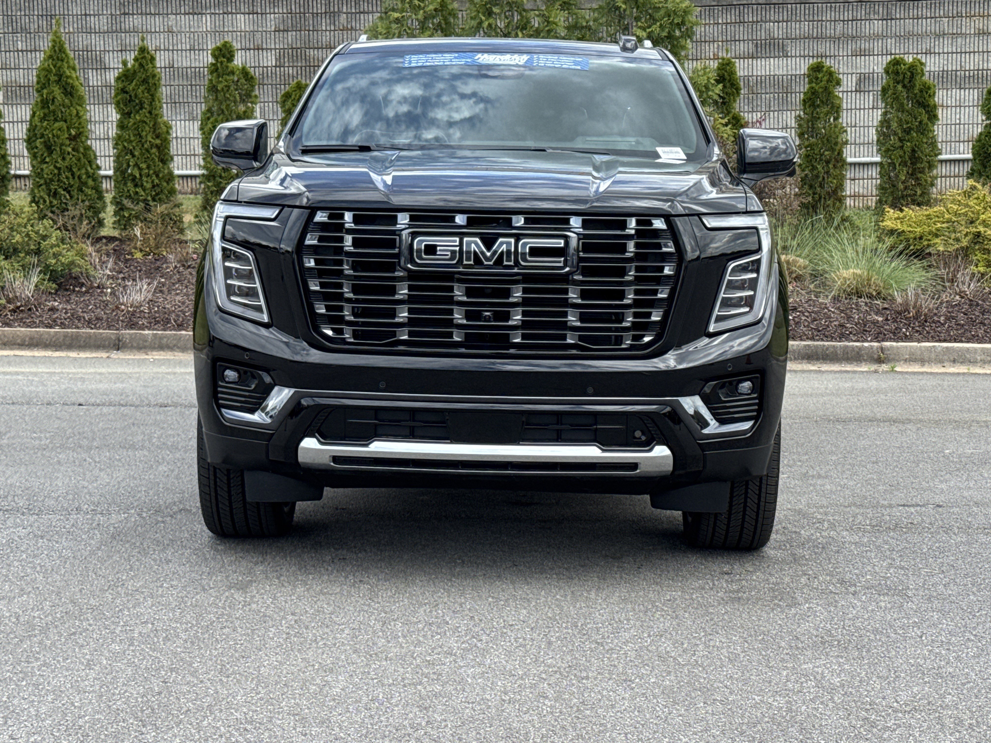 Used 2026 GMC Yukon Denali Ultimate AWD/4WD image 3