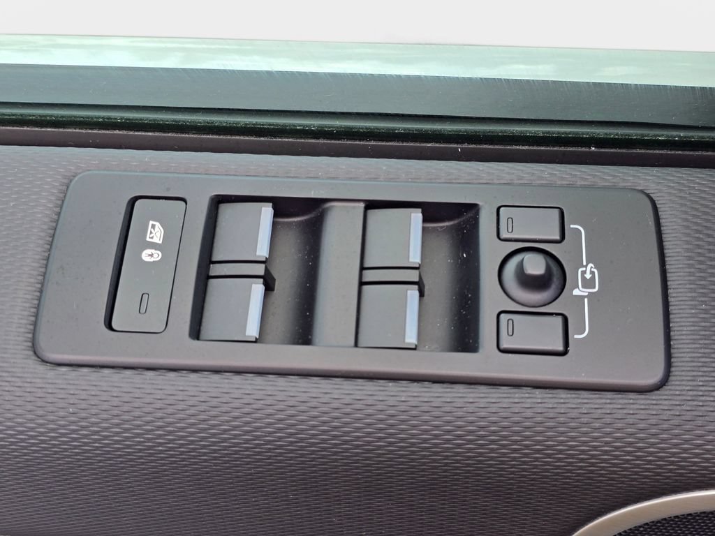 Used 2023 Land Rover Discovery S R-Dynamic AWD/4WD image 32