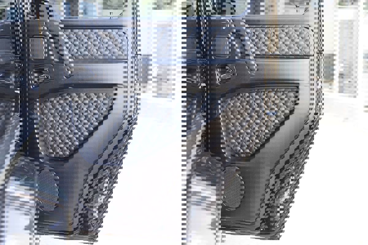 Used 2015 Mercedes-Benz G 63 AMG 4MATIC w/ PA6 Package image 49