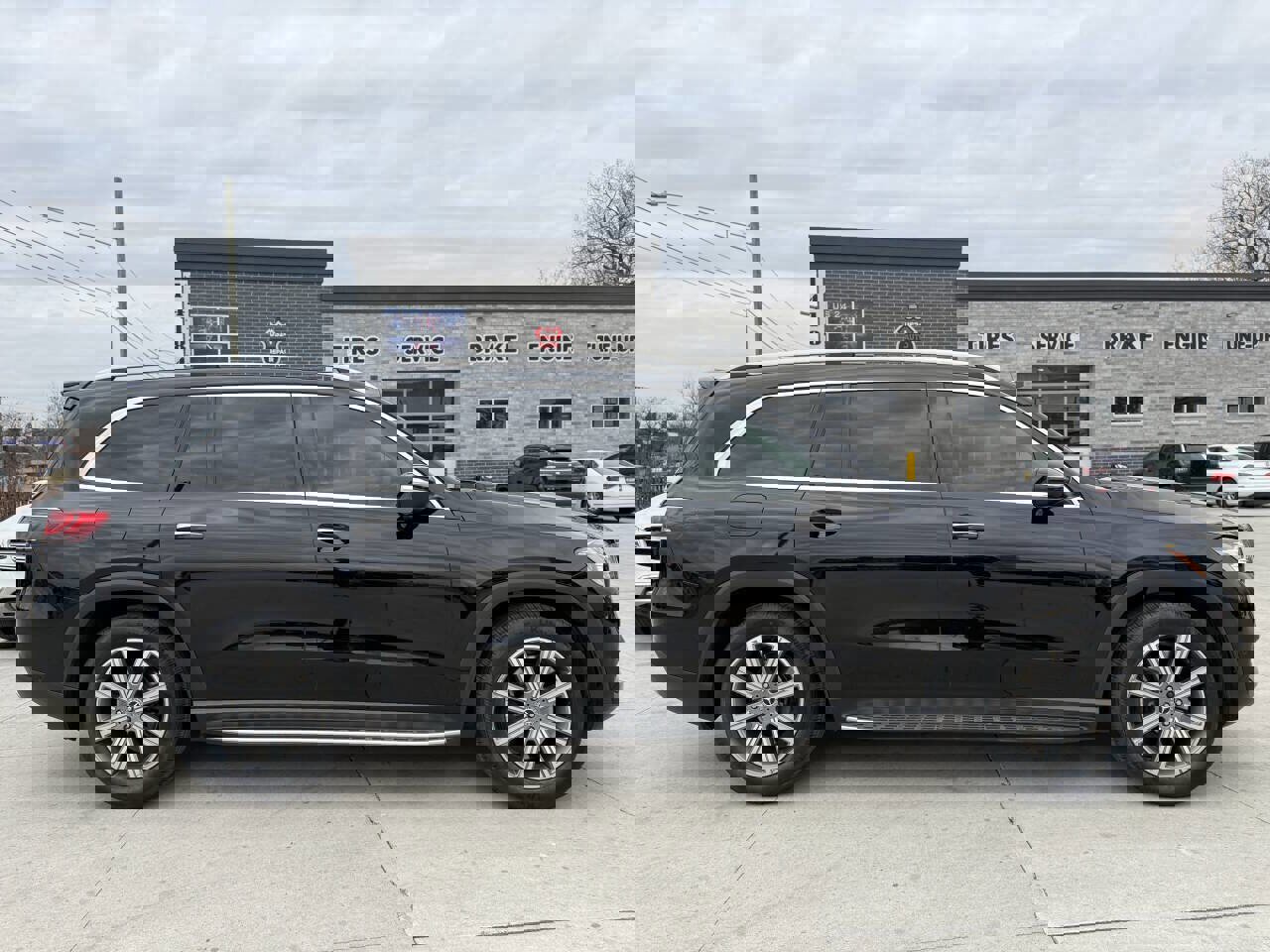 Used 2021 Mercedes-Benz GLS 450 4MATIC image 7