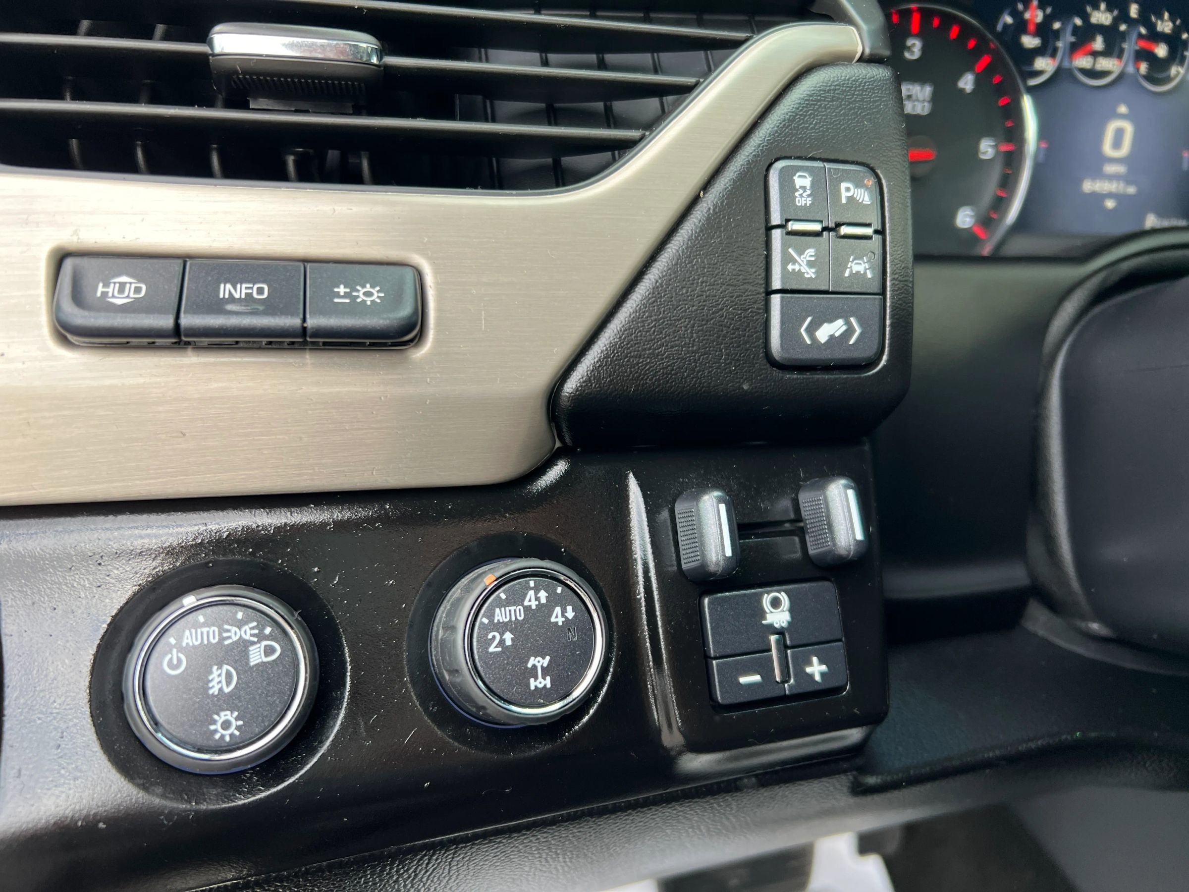 Used 2016 GMC Yukon XL Denali w/ Open Road Package AWD/4WD image 19