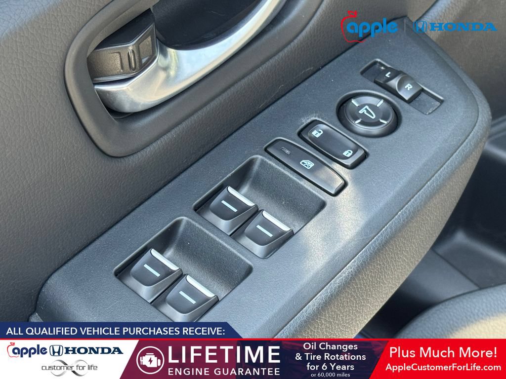 Used 2025 Honda Pilot Sport image 9