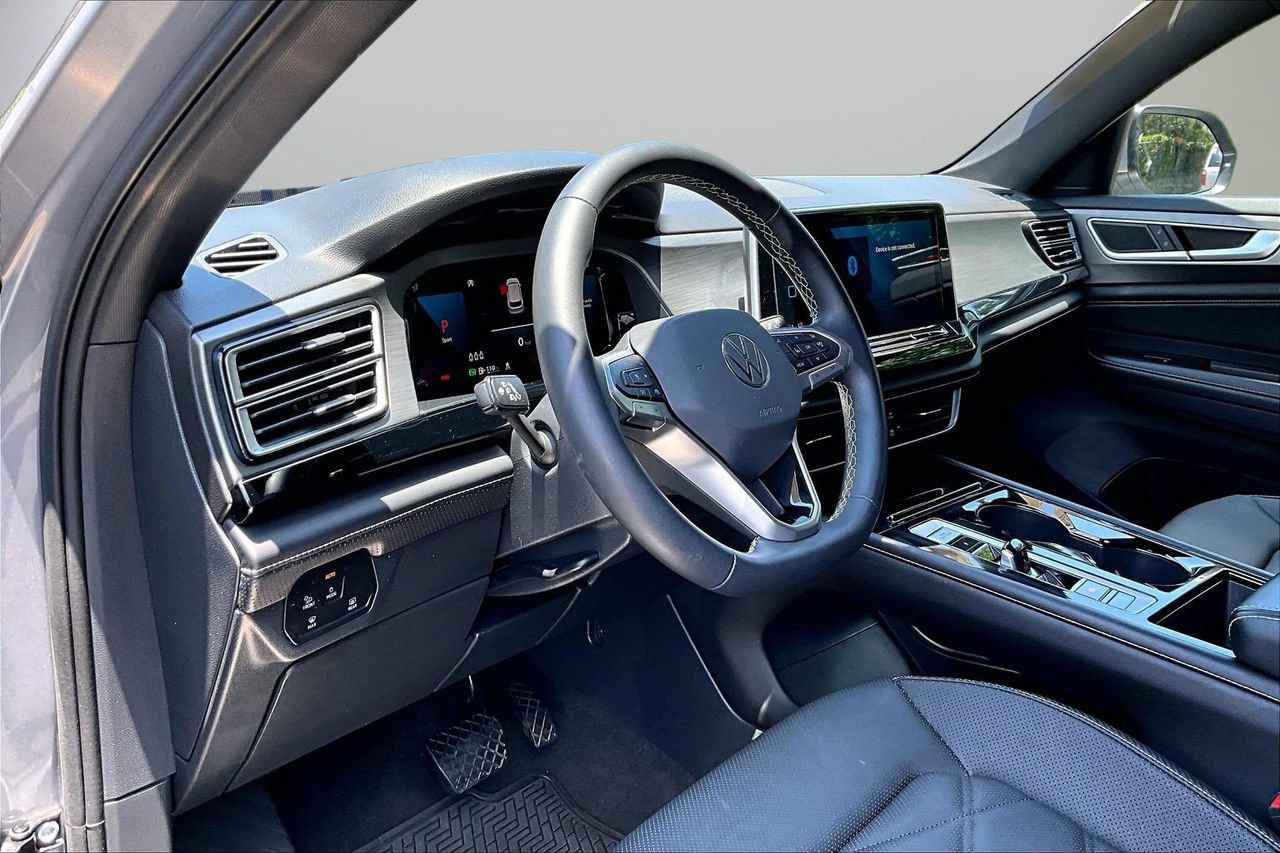 Used 2024 Volkswagen Atlas Cross Sport SE AWD/4WD image 18