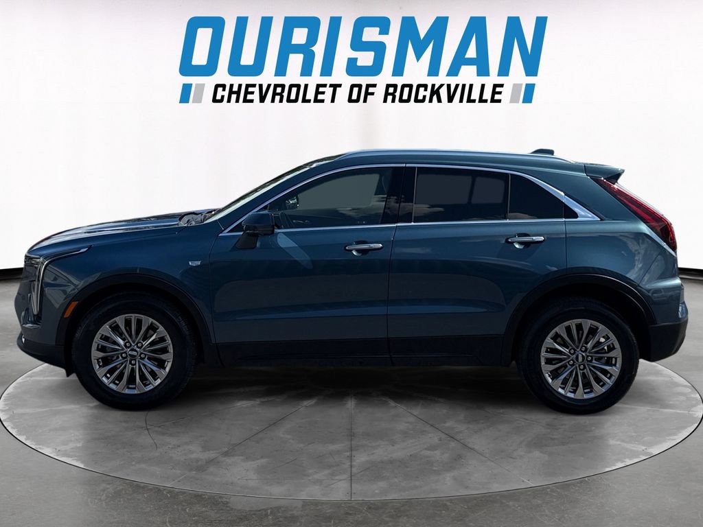 Used 2025 Cadillac XT4 Premium Luxury FWD image 3