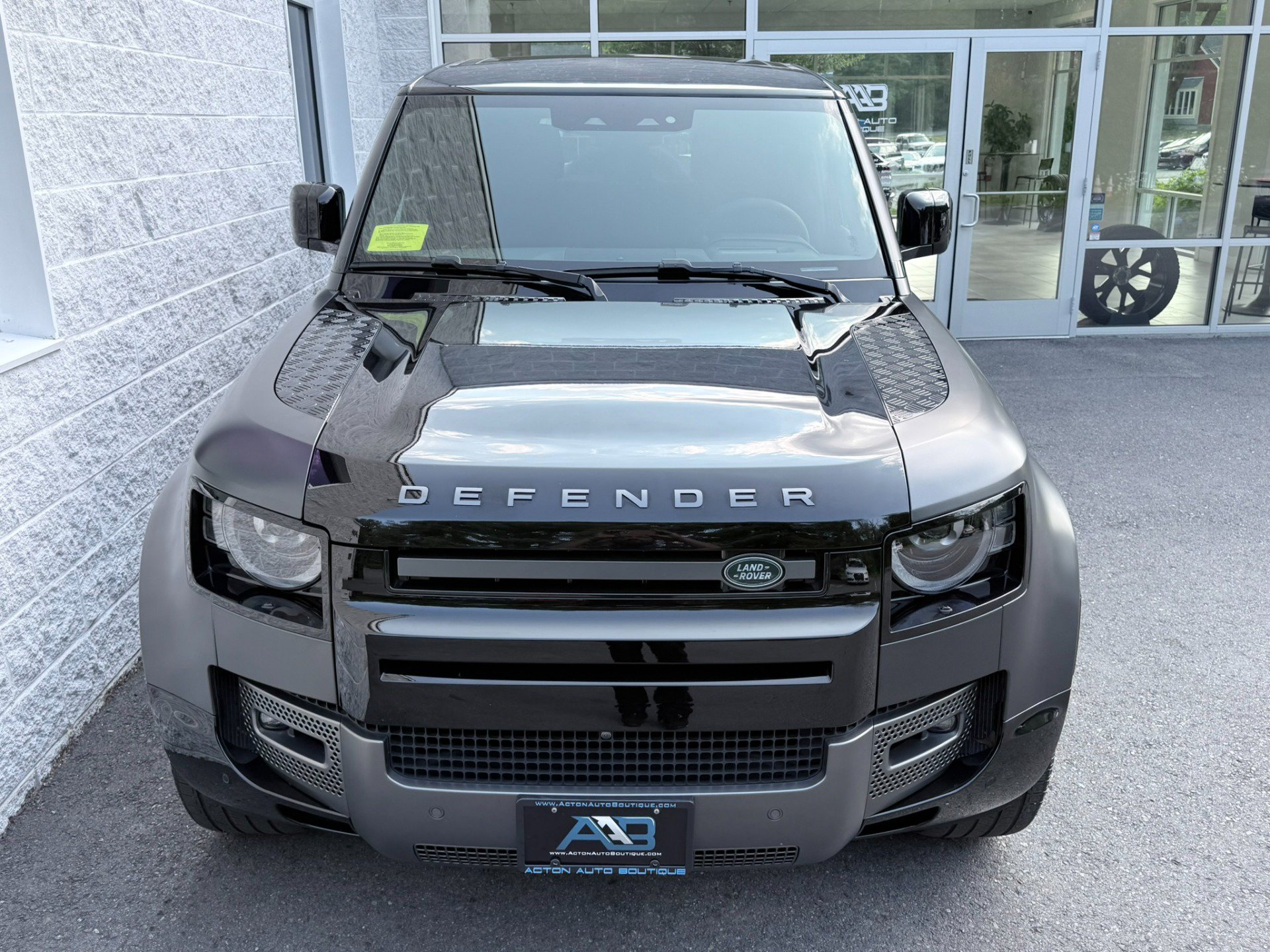 Used 2023 Land Rover Defender 110 AWD/4WD image 7