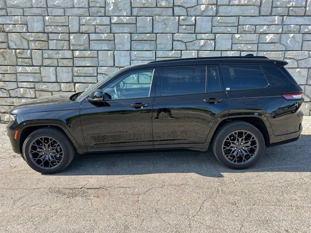 Used 2025 Jeep Grand Cherokee L Summit AWD/4WD image 3