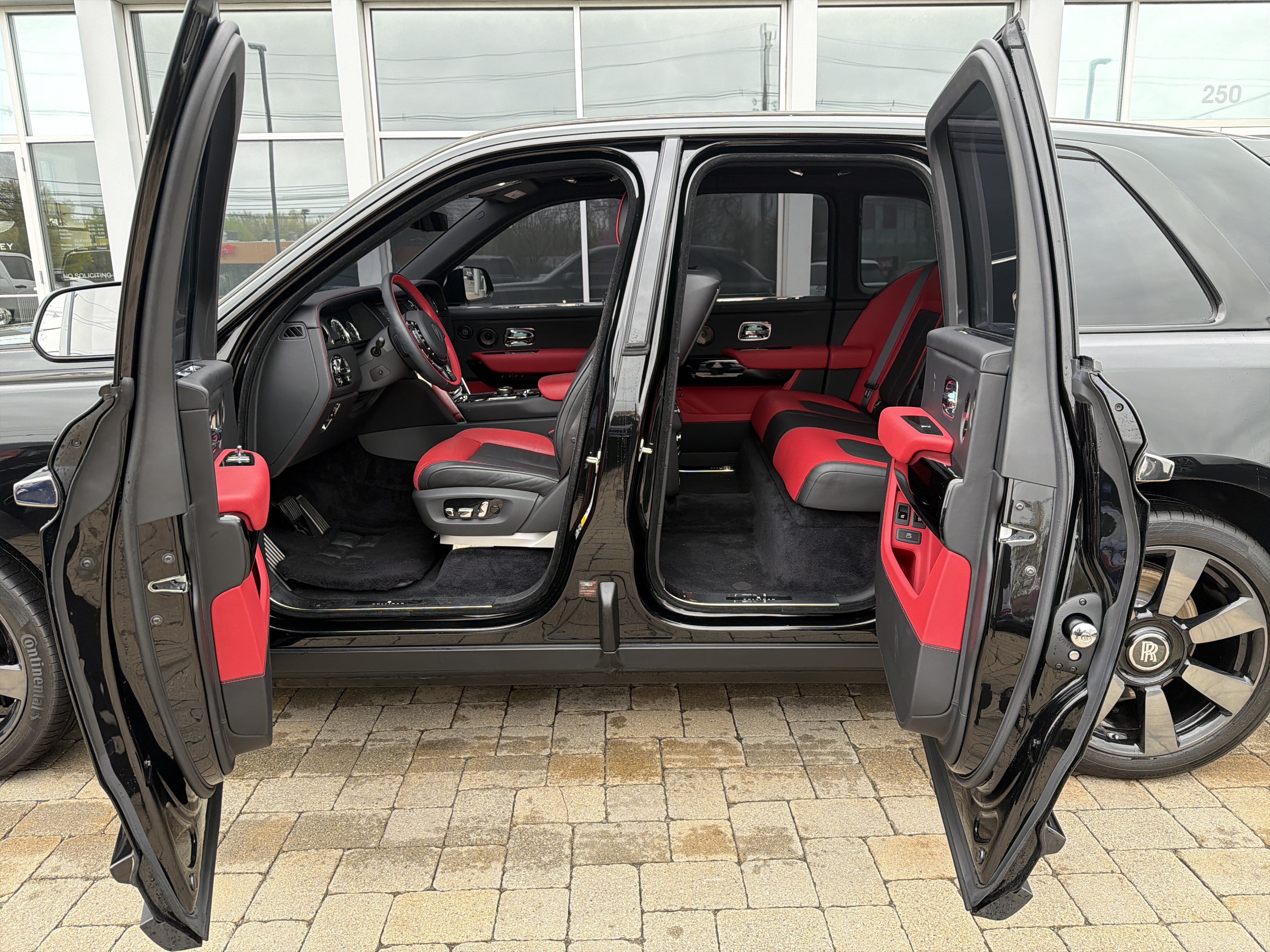 Certified 2023 Rolls-Royce Cullinan w/ Cullinan Package AWD/4WD image 41