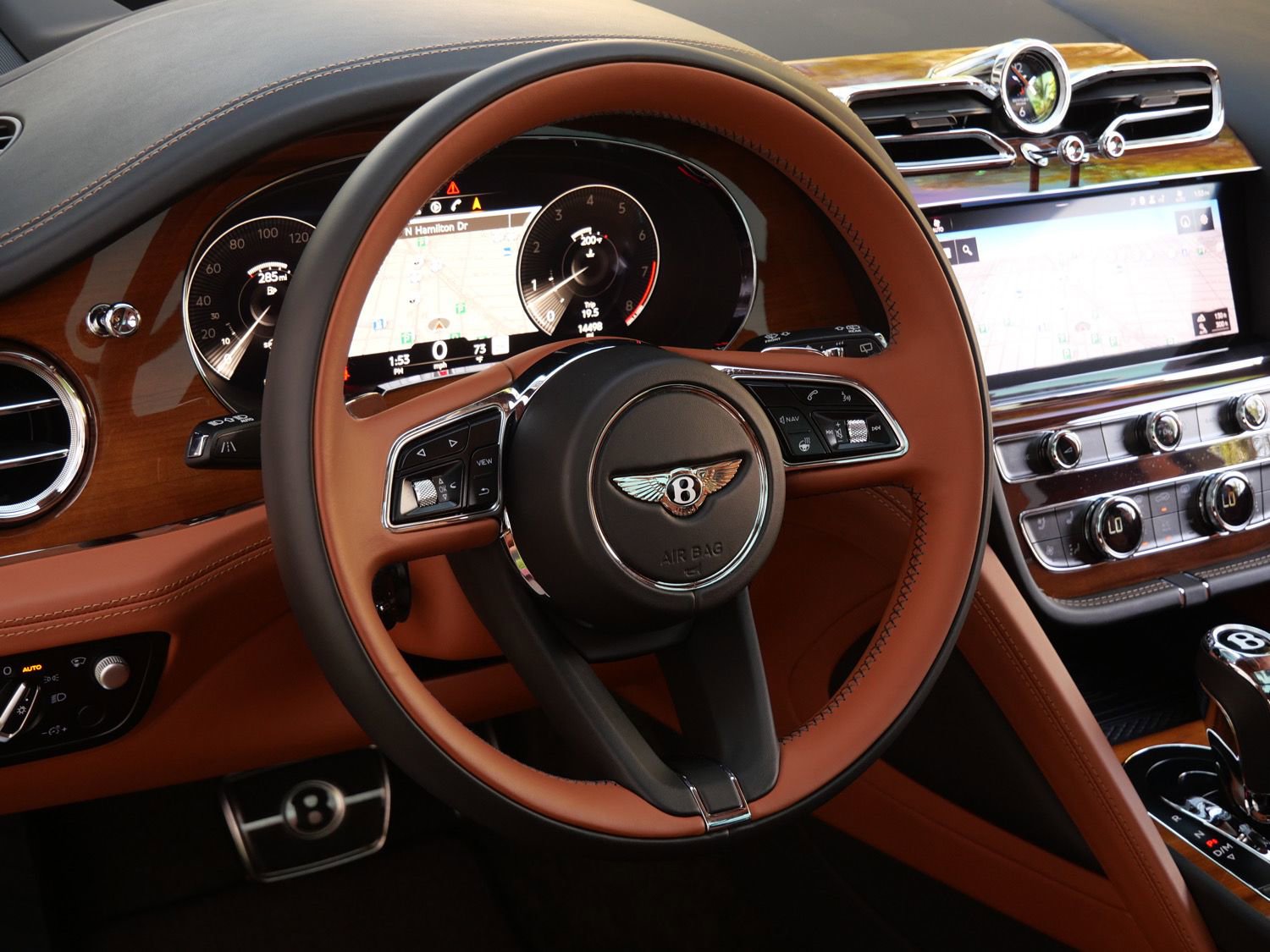 Used 2023 Bentley Bentayga Extended Wheelbase image 13