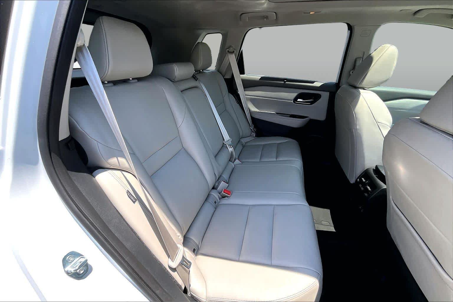 Used 2024 Nissan Rogue SL w/ SL Premium Package FWD image 20