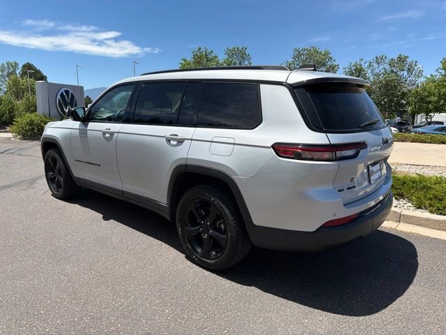 Used 2022 Jeep Grand Cherokee L Limited w/ Black Appearance Package AWD/4WD image 4