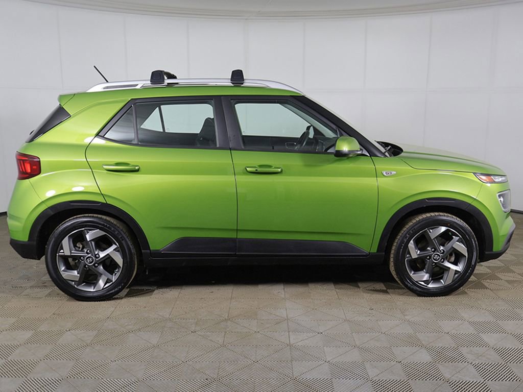 Certified 2024 Hyundai Venue SEL image 13
