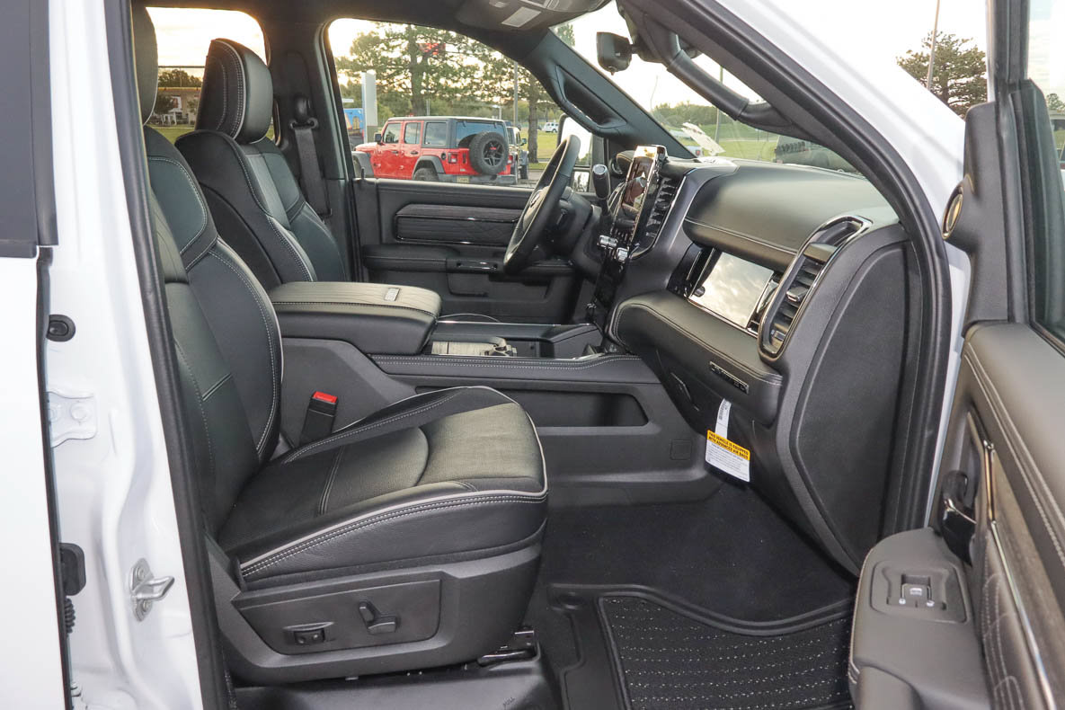 New 2027 RAM 3500 Limited AWD/4WD image 32