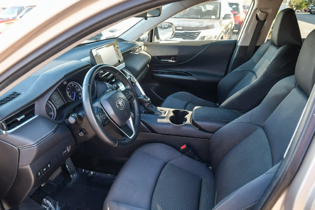 Used 2021 Toyota Venza LE AWD/4WD image 17