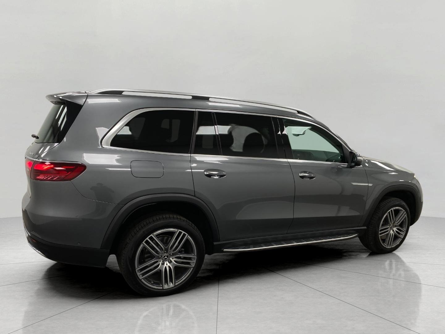 Certified 2026 Mercedes-Benz GLS 450 4MATIC image 2