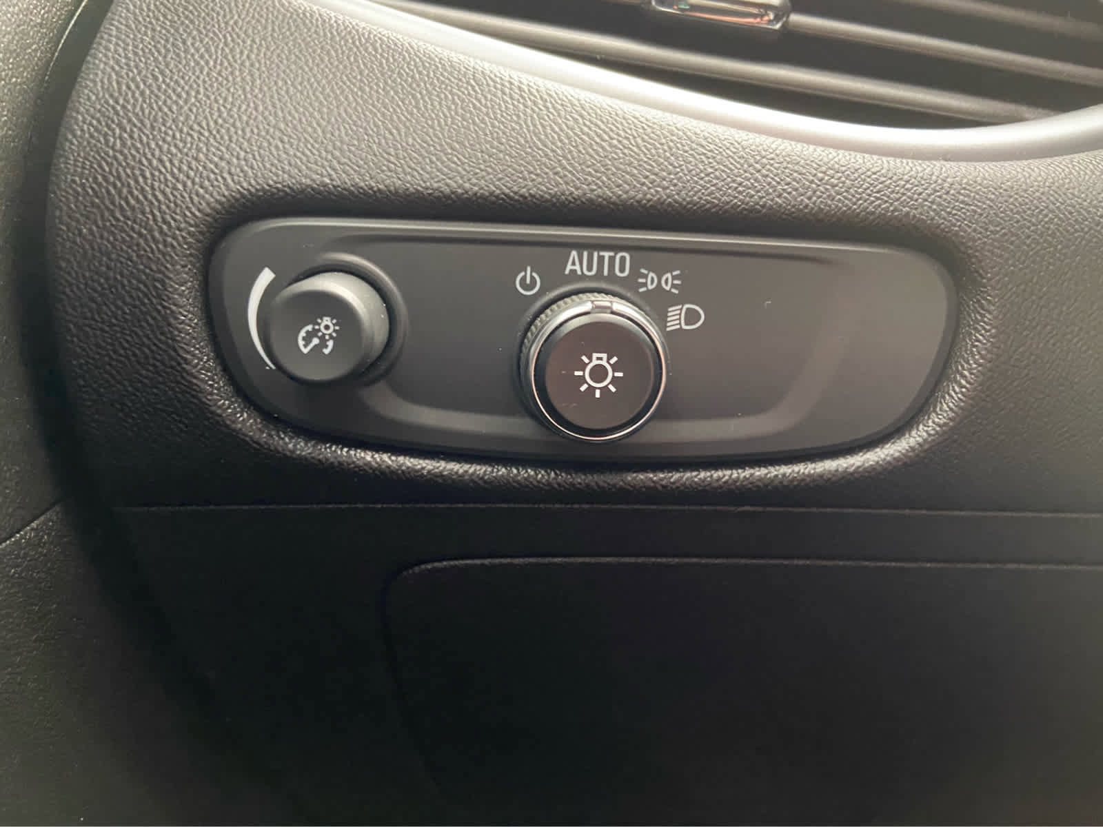 Used 2023 Chevrolet Malibu LT image 29