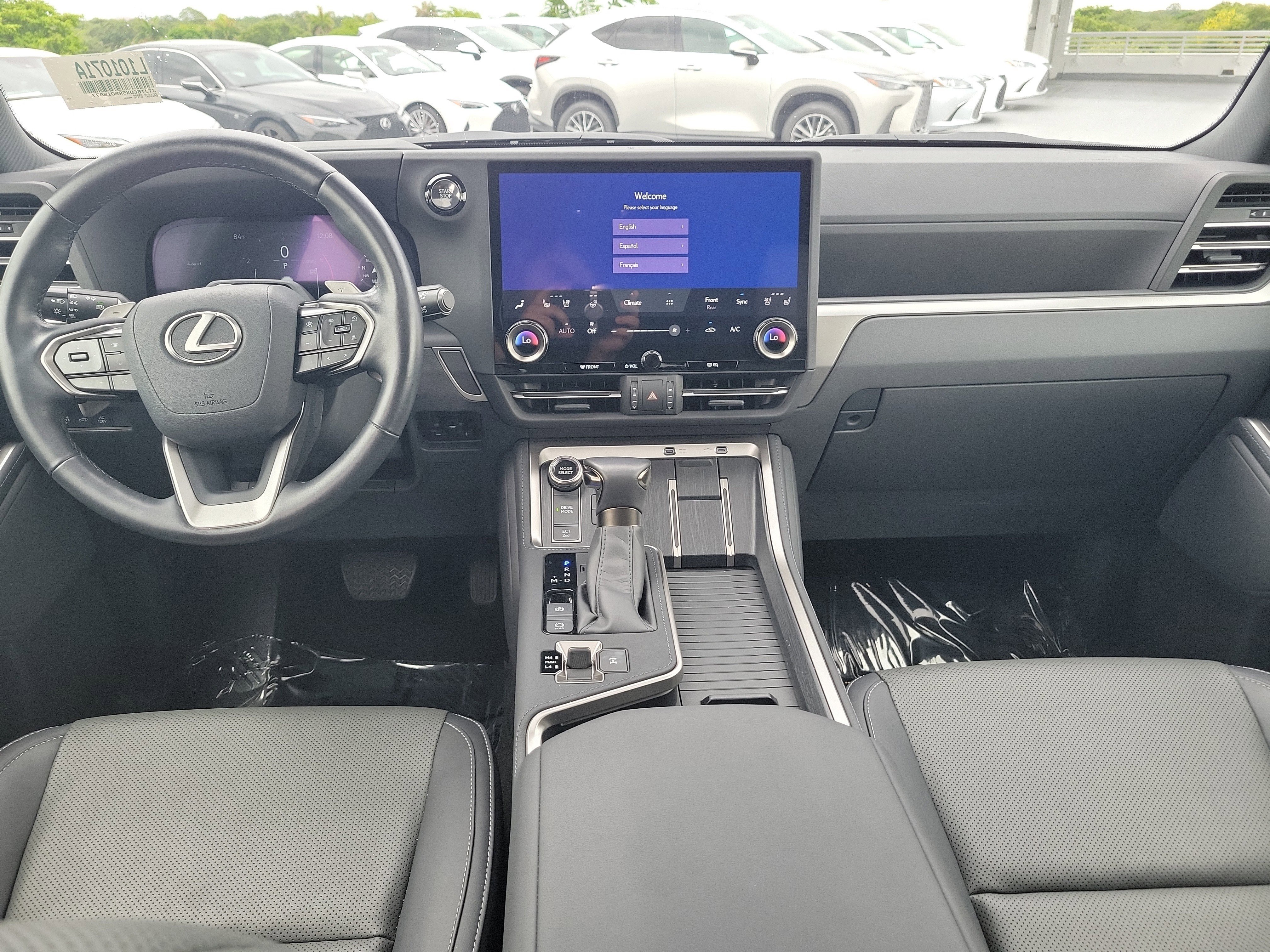 Used 2024 Lexus GX 550 w/ Cold Area Package AWD/4WD image 15