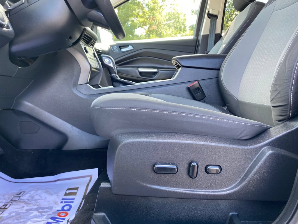 Used 2019 Ford Escape SE FWD image 21